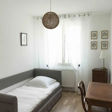 Queyries -2 Parking Ascenseur Balcon Rive Droite Appartement *