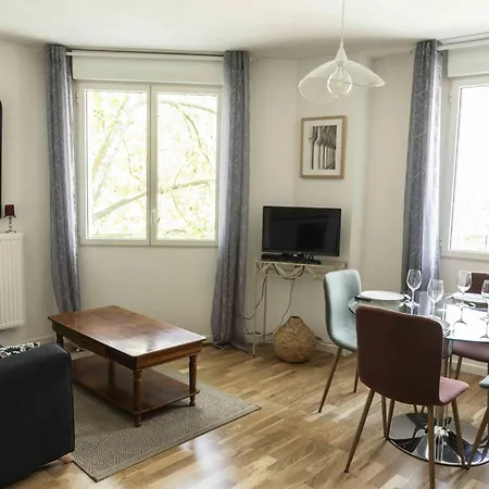 Queyries -2 Parking Ascenseur Balcon Rive Droite Apartment Bordeaux